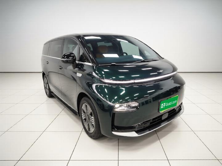 L380 2024 140 6-Seater AWD Ultra photo 3