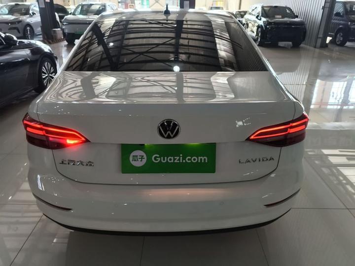 Lavida 2022 1.5L AT photo 5