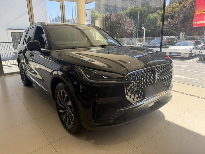 Aviator 2024 3.0T V6 AWD 6-Seater photo 4