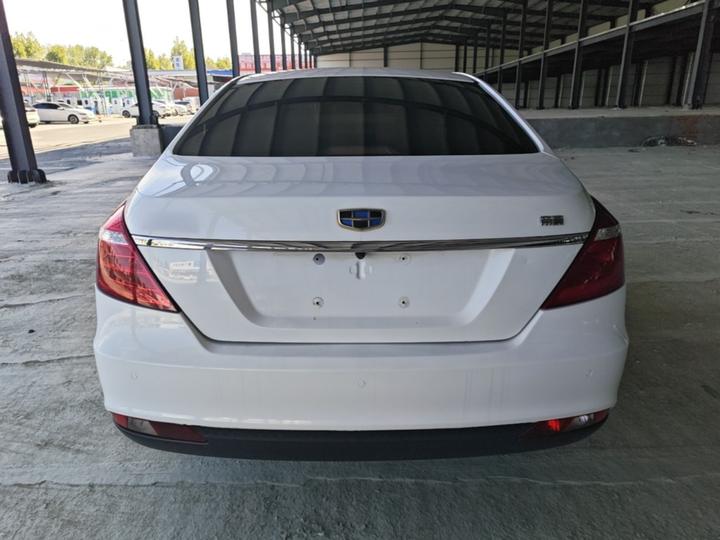 Emgrand 2017 Sedan 1.5L CVT photo 3