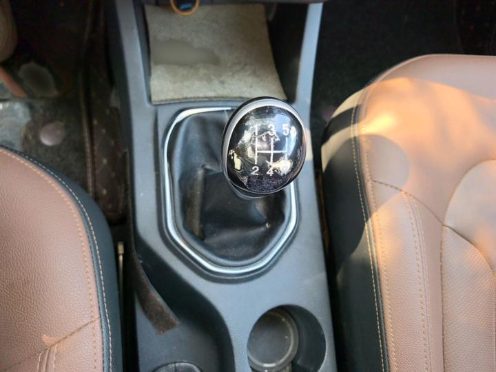 FAW Senia R7 2016 1.6L MT Luxury photo 6