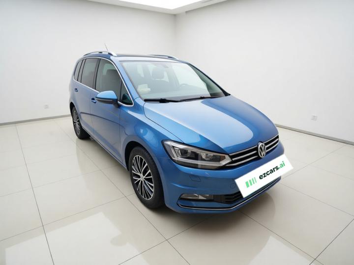 2016 L 330TSI DSG Luxury photo 3