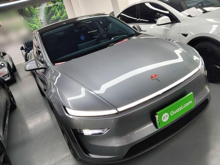 Model Y 2025 RWD Launch Edition photo 3
