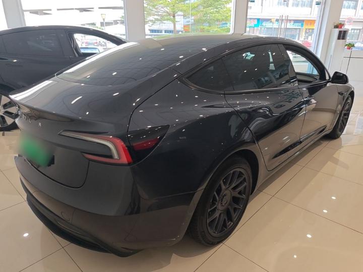 Model 3 2023 RWD photo 4