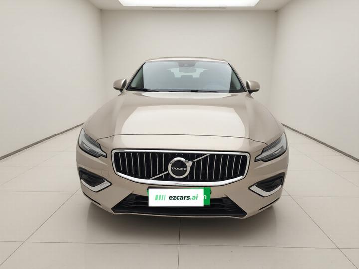 S60 2023 B4 Luxury photo 2