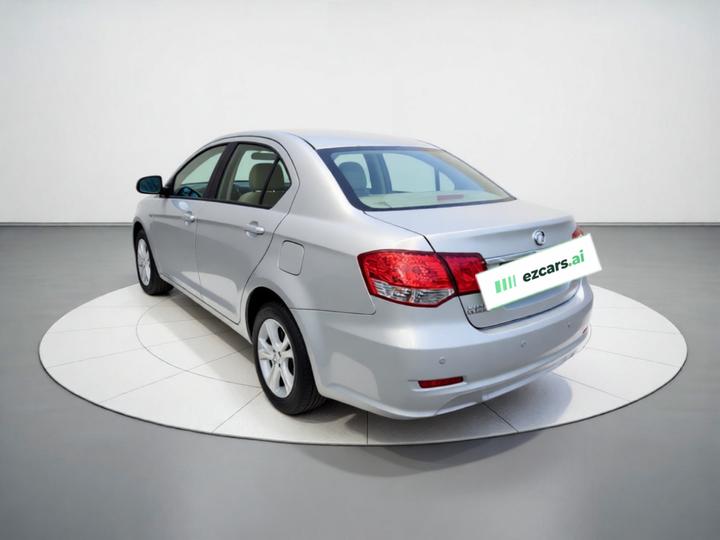 C30 2015 1.5L MT Comfort photo 4