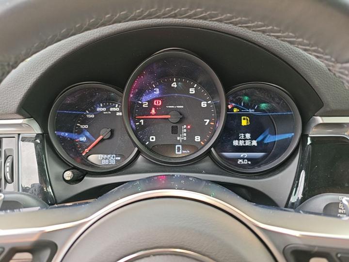 2018 Macan 2.0T photo 7