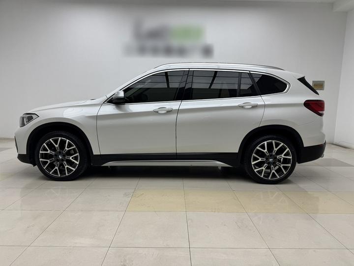 X1 2022 xDrive25Li Exclusive photo 3