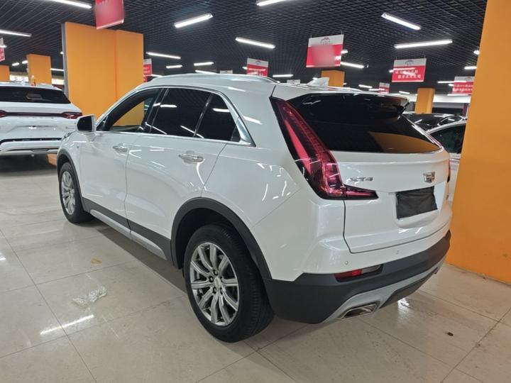 XT4 2018 28T RWD Luxury photo 4