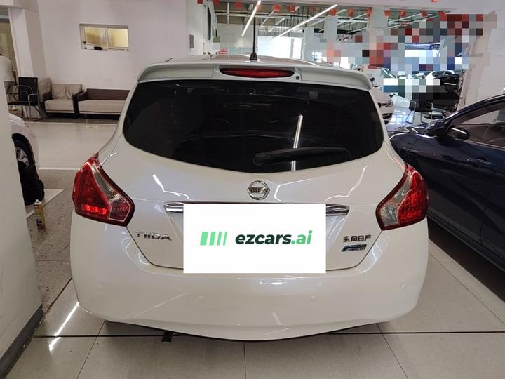 Tiida 2014 1.6L CVT Comfort photo 5