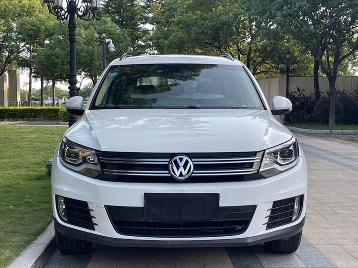 Tiguan 2015 1.8TSI AT RWD photo 2