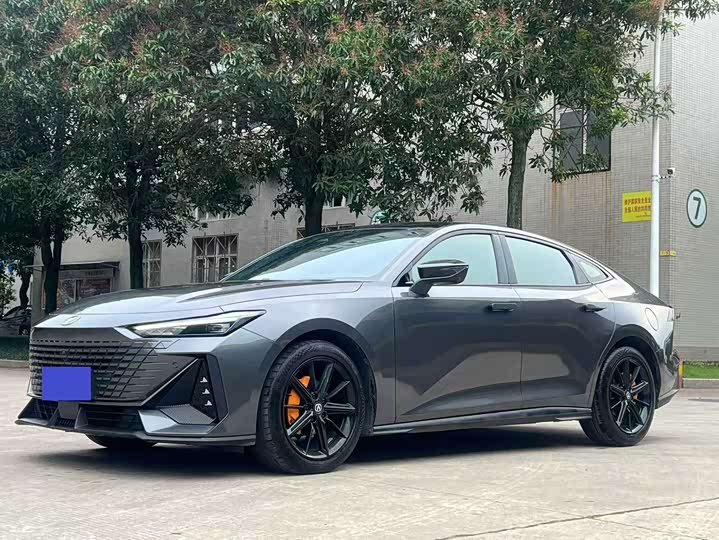 UNI-V 2023 1.5T Premium