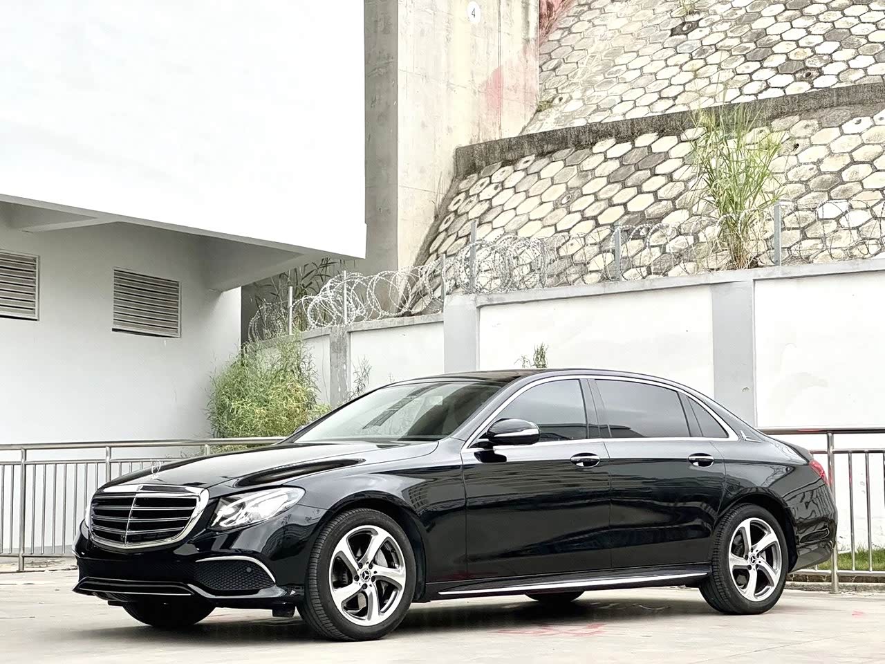 E-Class 2019 E 300 L Sport Luxury
