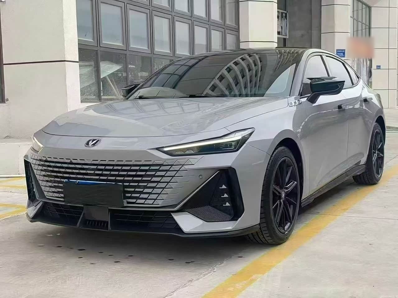 UNI-V 2022 1.5T Premium