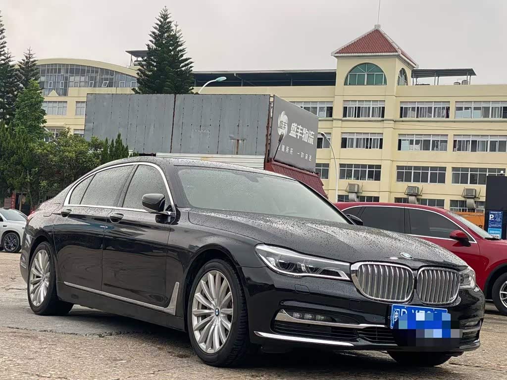 7 Series 2018 740Li Leading Excellence