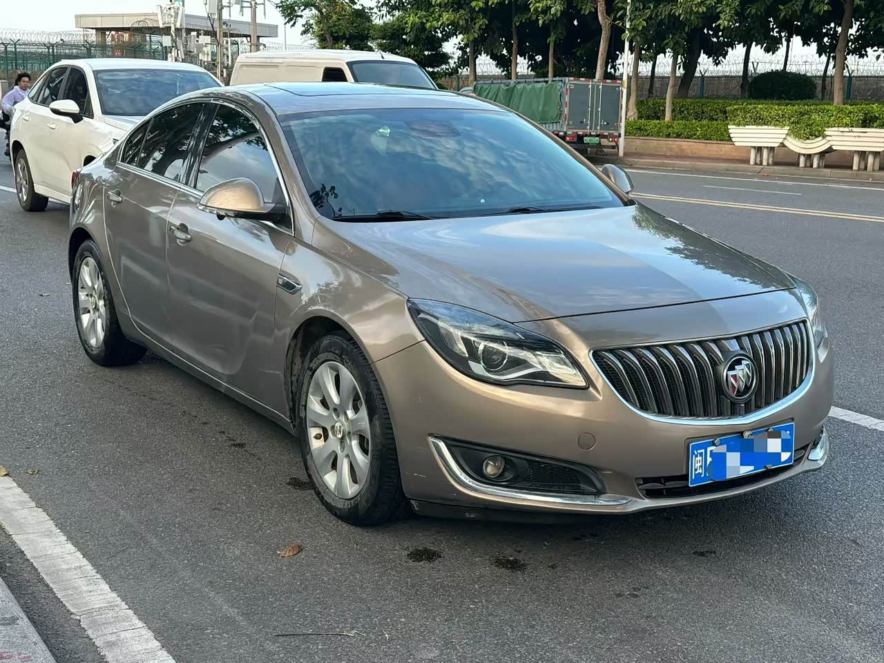 Regal 2015 1.6T Elite Tech