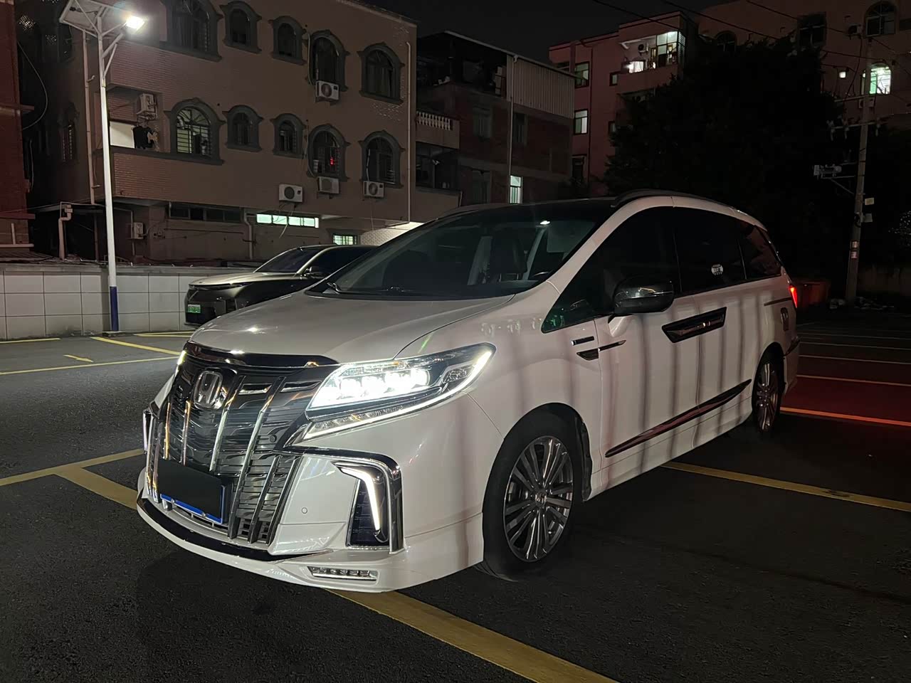 Elysion 2016 2.4L Luxury