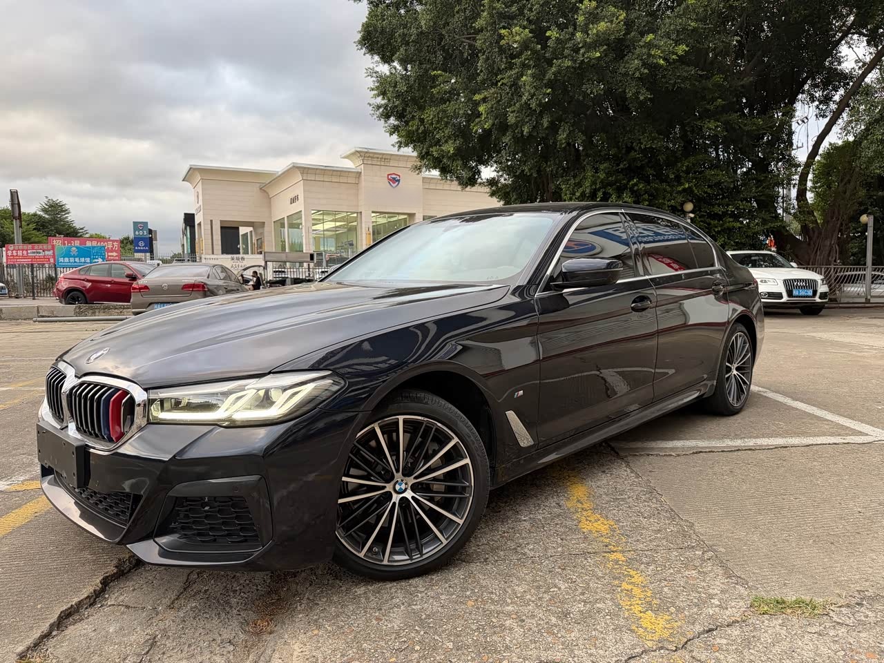5 Series 2023 530Li Leading M Sport Package