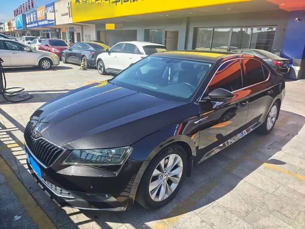 Superb 2016 TSI330 DSG