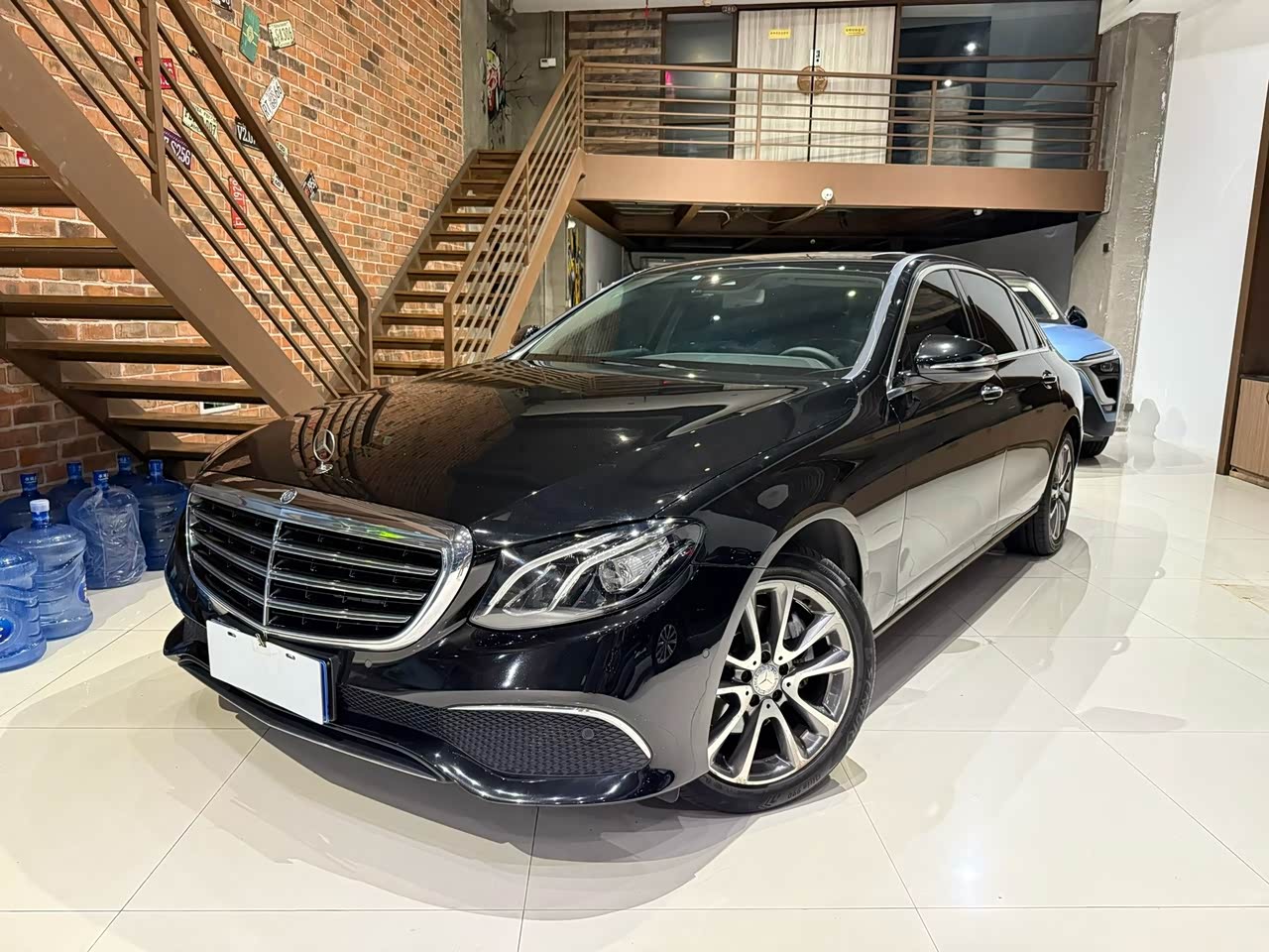 E-Class 2017 E 200 L 4MATIC