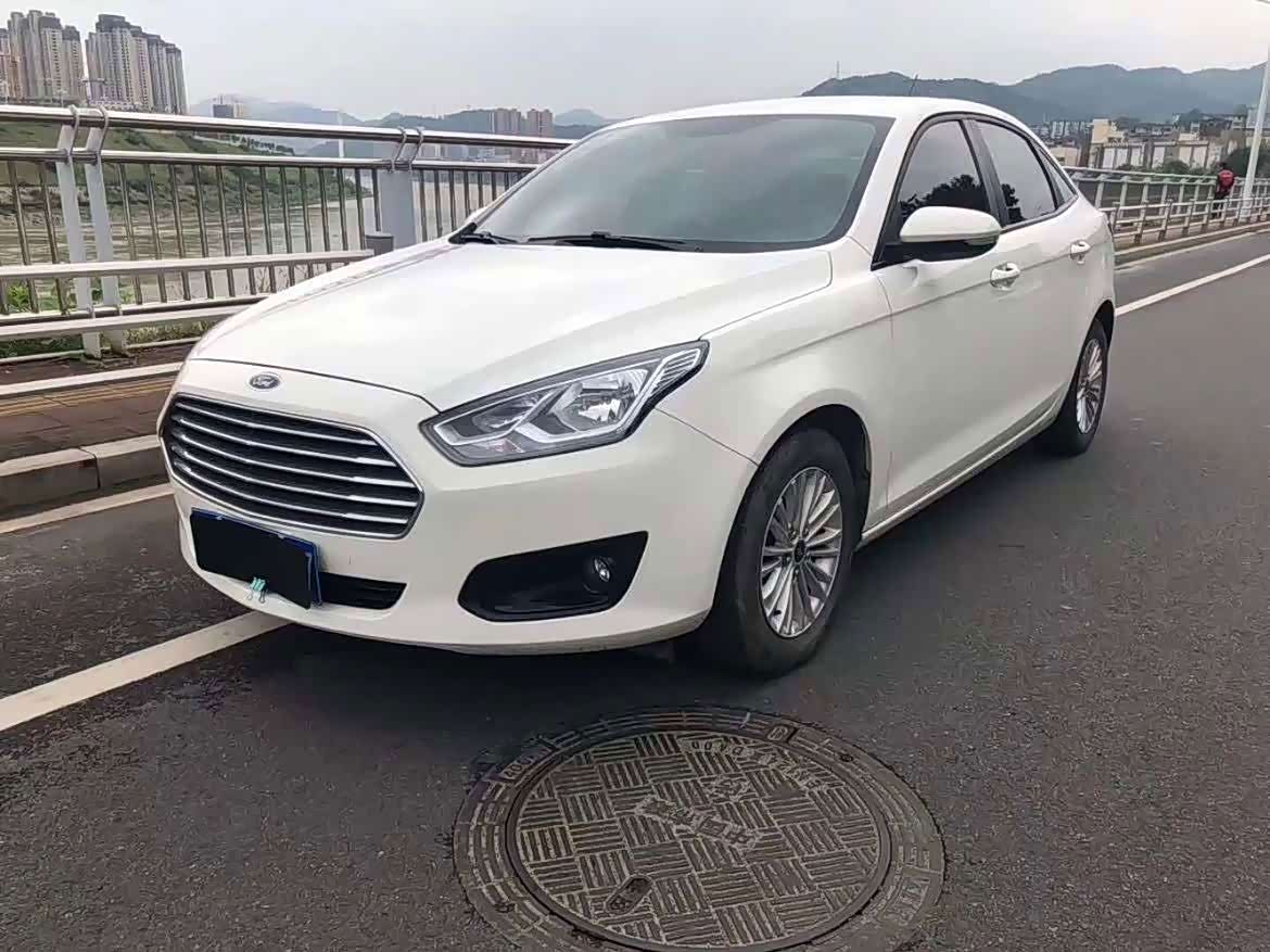 Escort 2017 Facelift 1.5L MT Comfort