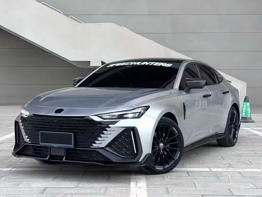 UNI-V 2022 1.5T Premium