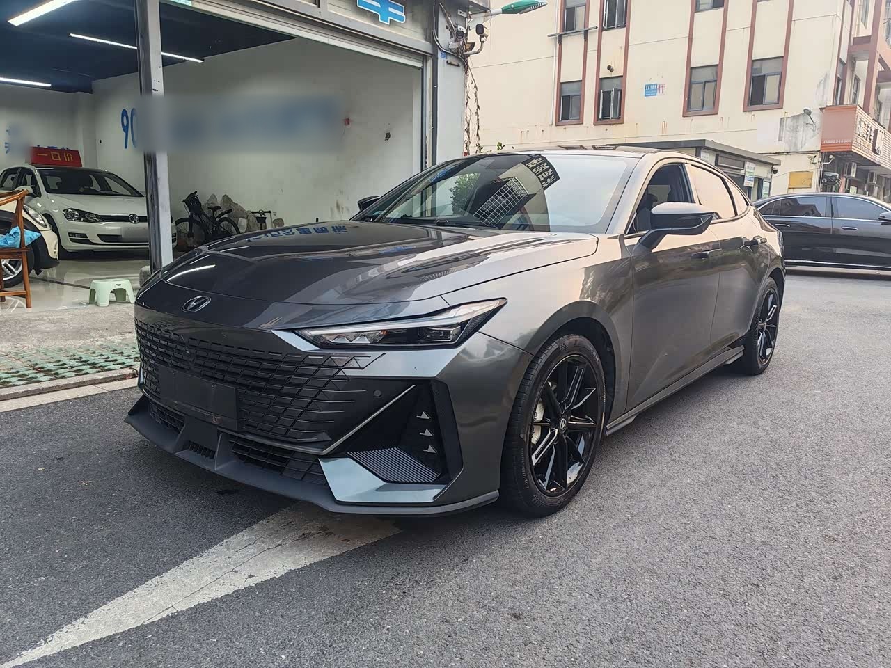 UNI-V 2022 1.5T Premium