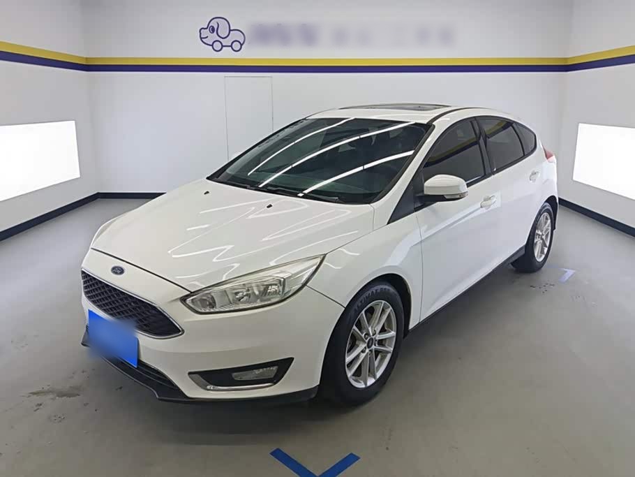 Focus 2015 Hatchback EcoBoost 125 MT