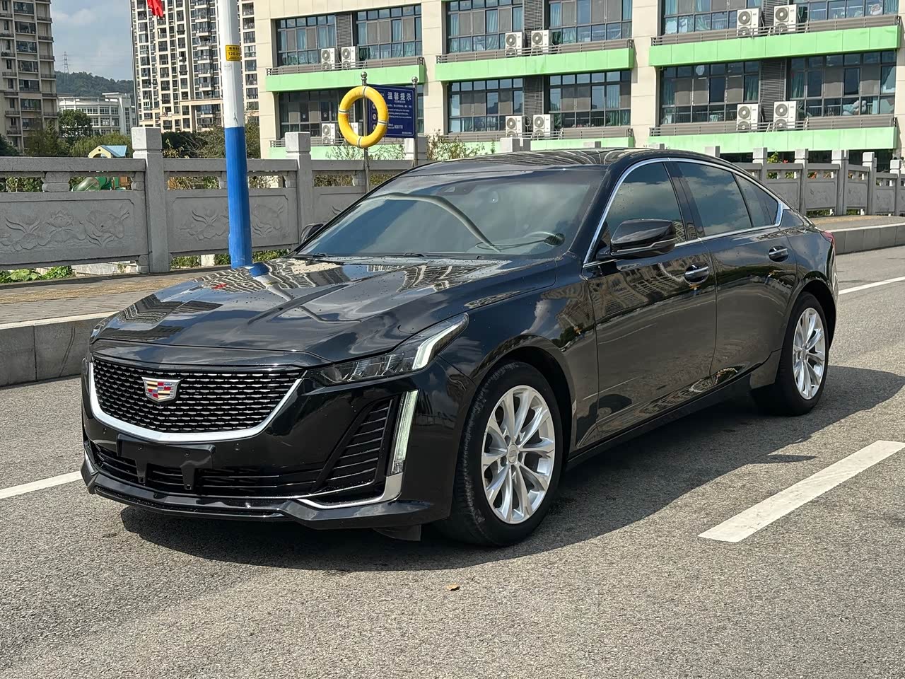 CT5 2022 28T Luxury