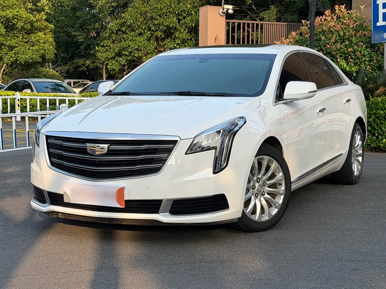 XTS 2018 28T Tech