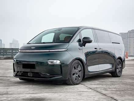 L380 2024 140 6-Seater AWD Ultra