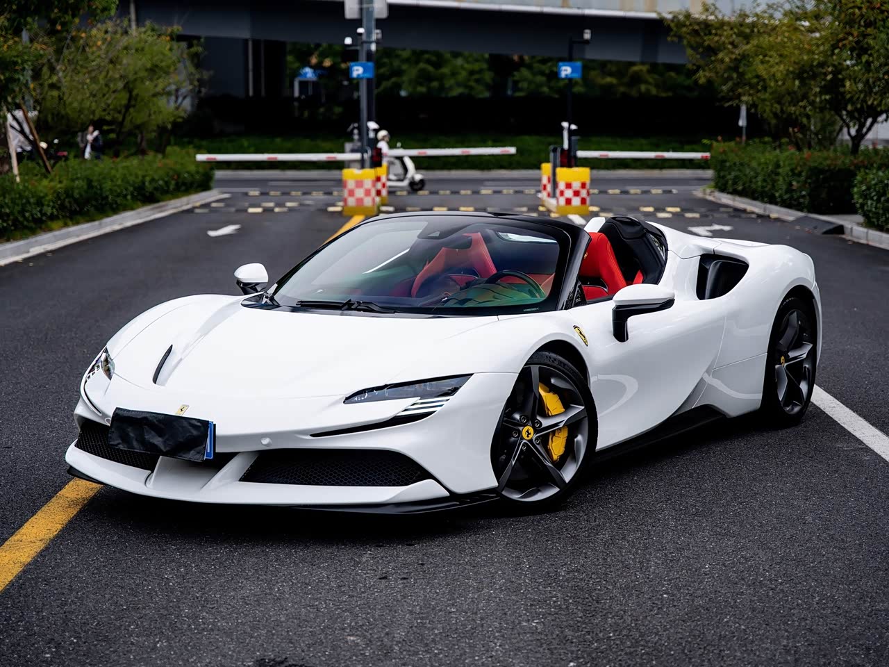 SF90 2021 3.9T V8 Spider
