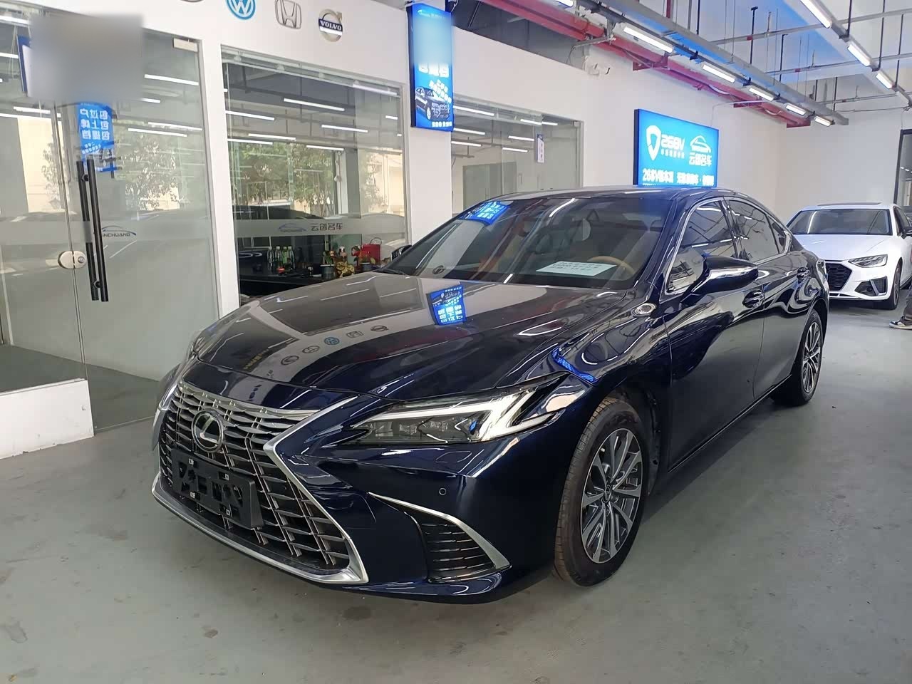 ES 2022 200 Luxury
