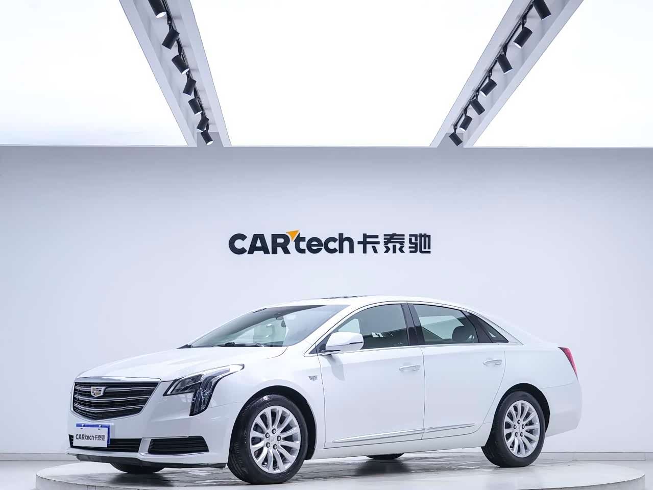 XTS 2018 28T Tech