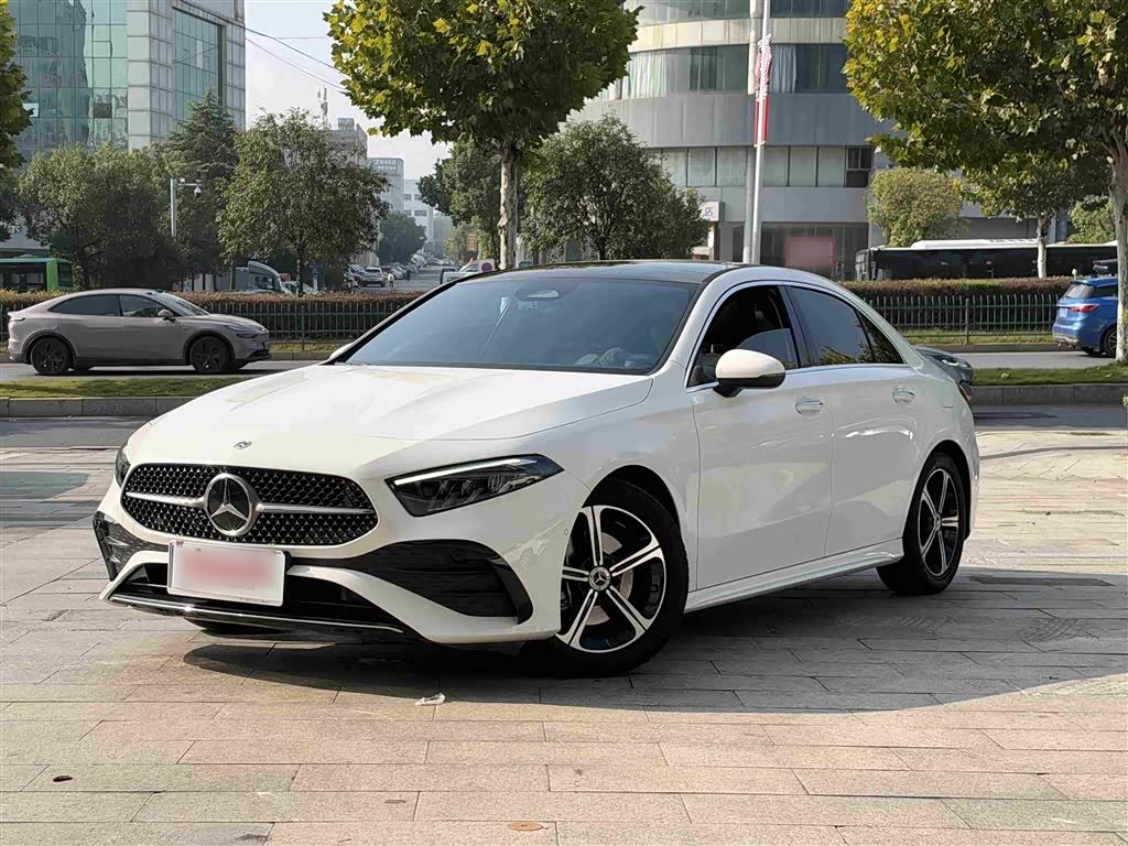A-Class 2023 A 200 L Fashion