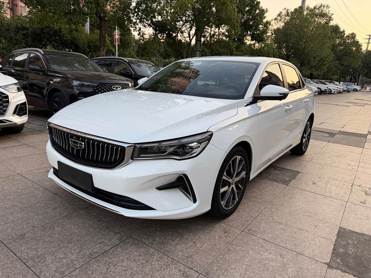 Emgrand 2022 4 1.5L CVT Premium