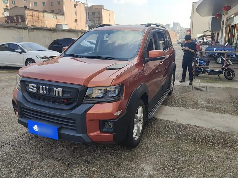 SWM 2022 1.5L MT Luxury 7-Seater