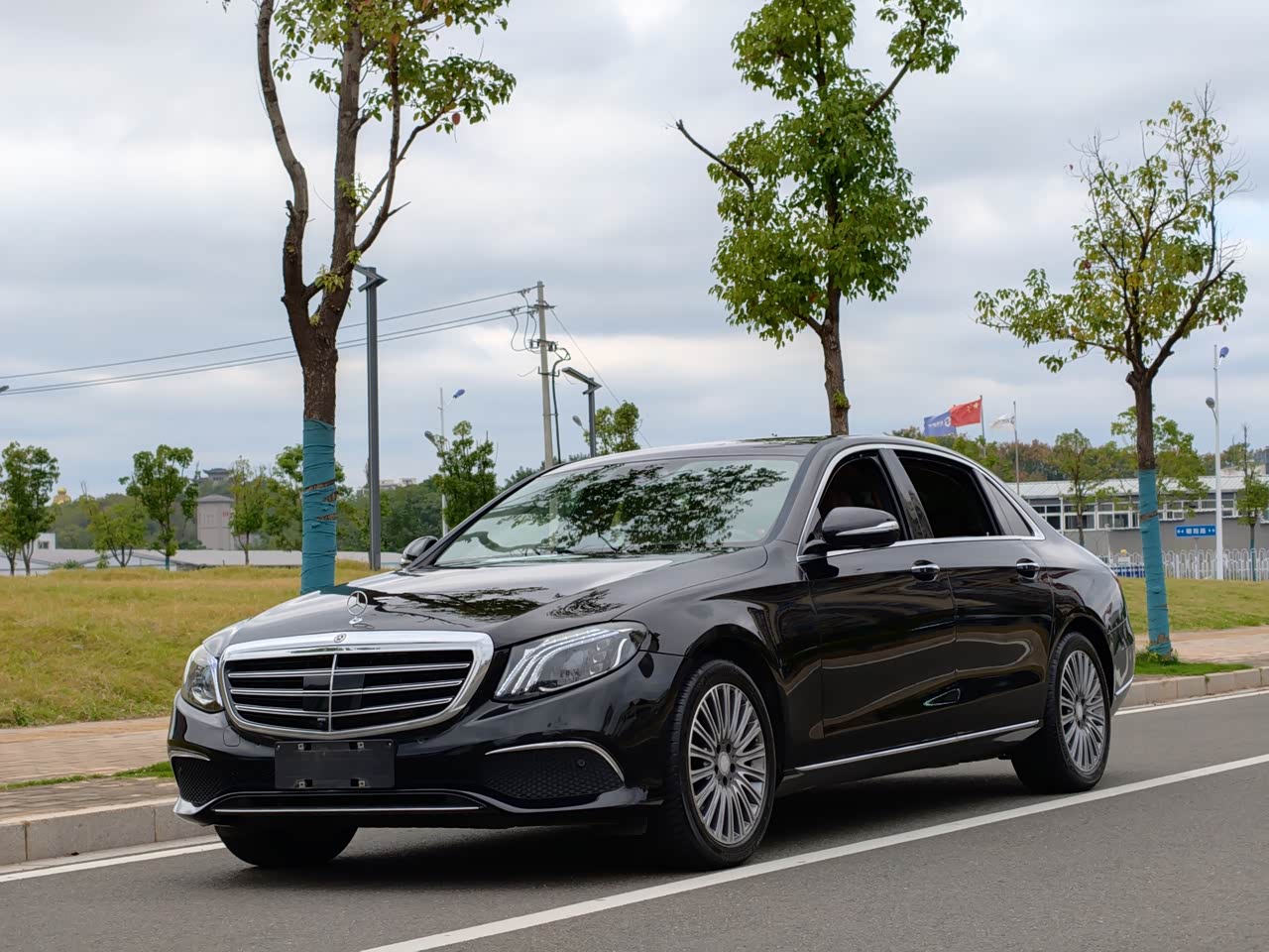 E-Class 2020 E 300 L Luxury