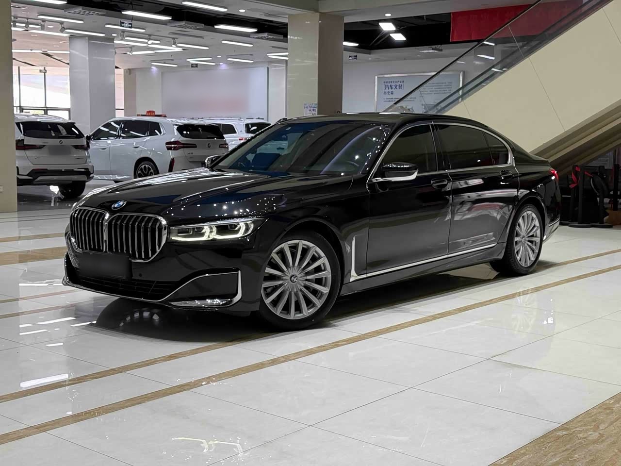 7 Series 2021 730Li Luxury