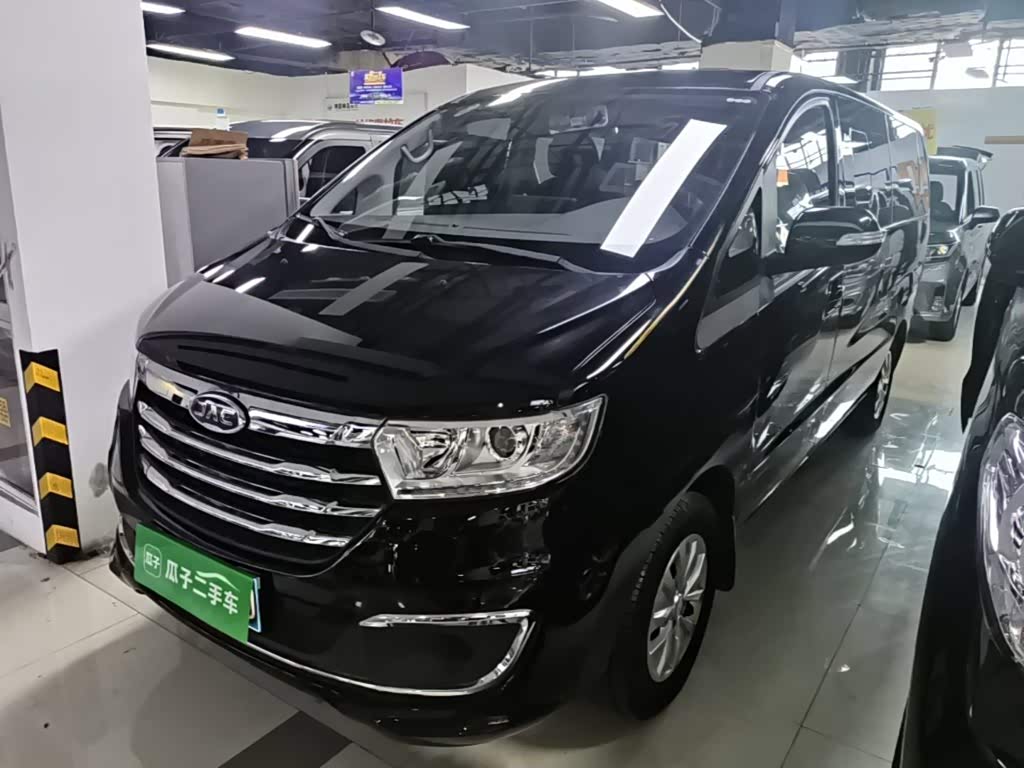 Refine M3 2023 PLUS 1.8L 7/8-Seater Connected