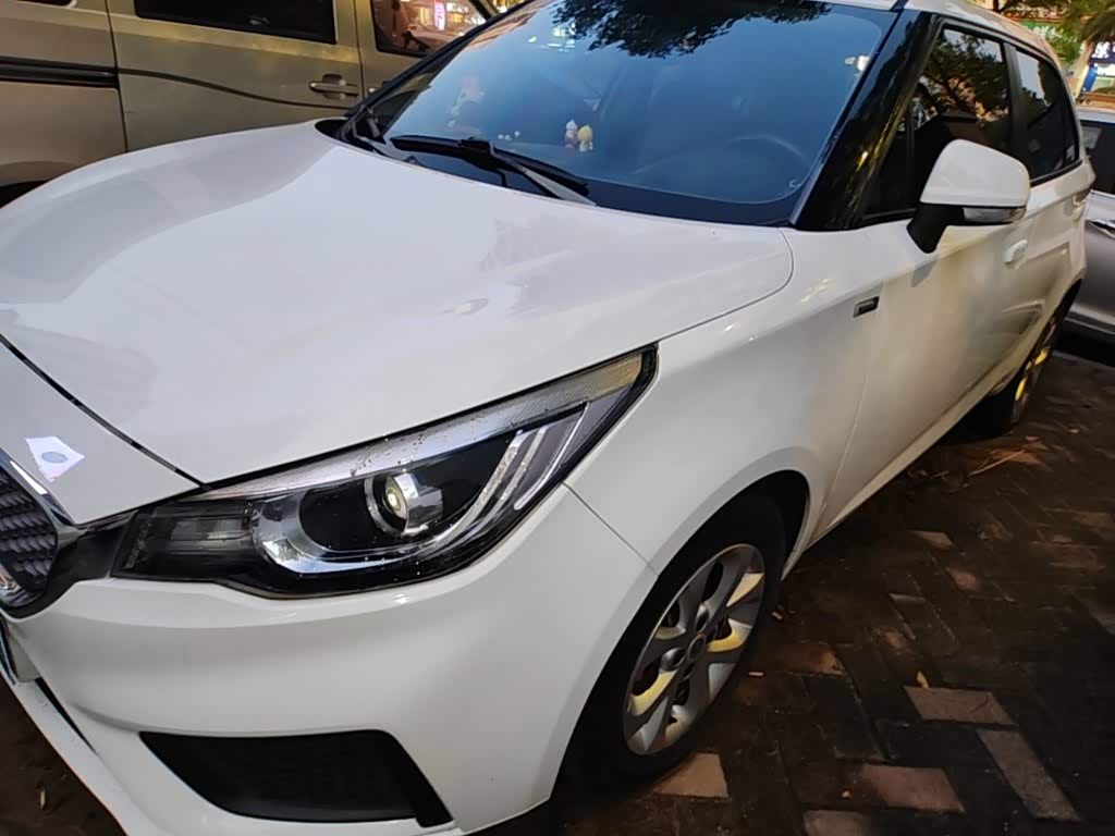 3 2017 1.5L AT Connected Elite