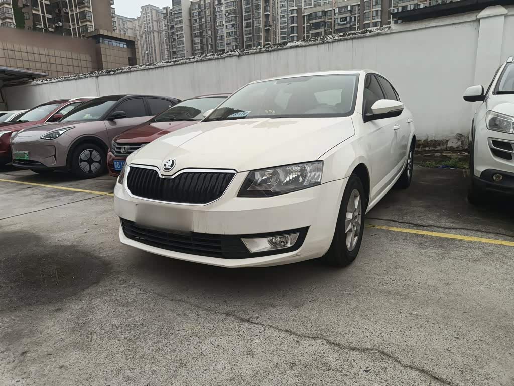 Octavia 2016 1.6L AT