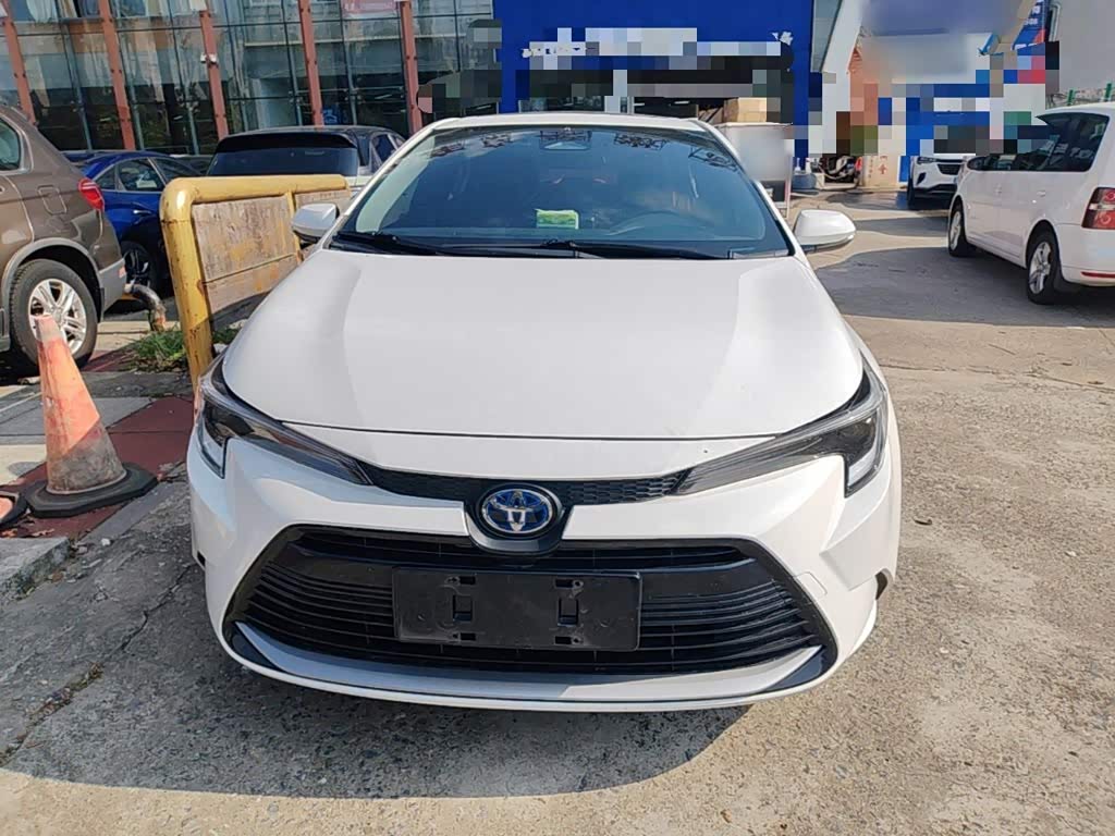 Levin 2023 Smart Hybrid 1.8L Luxury