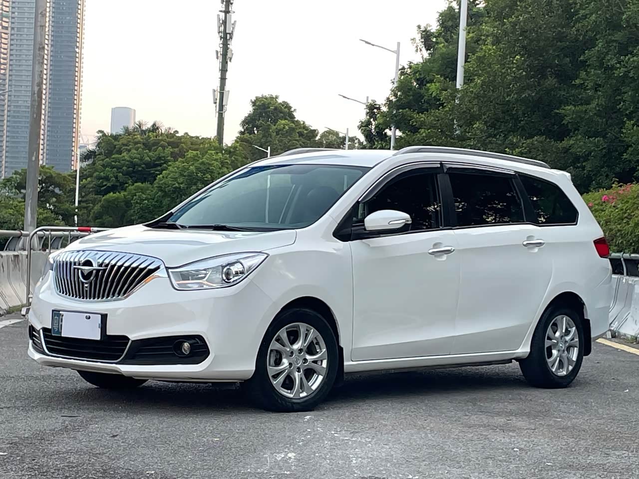 Haima V70 2016 1.5T AT 6-Seater
