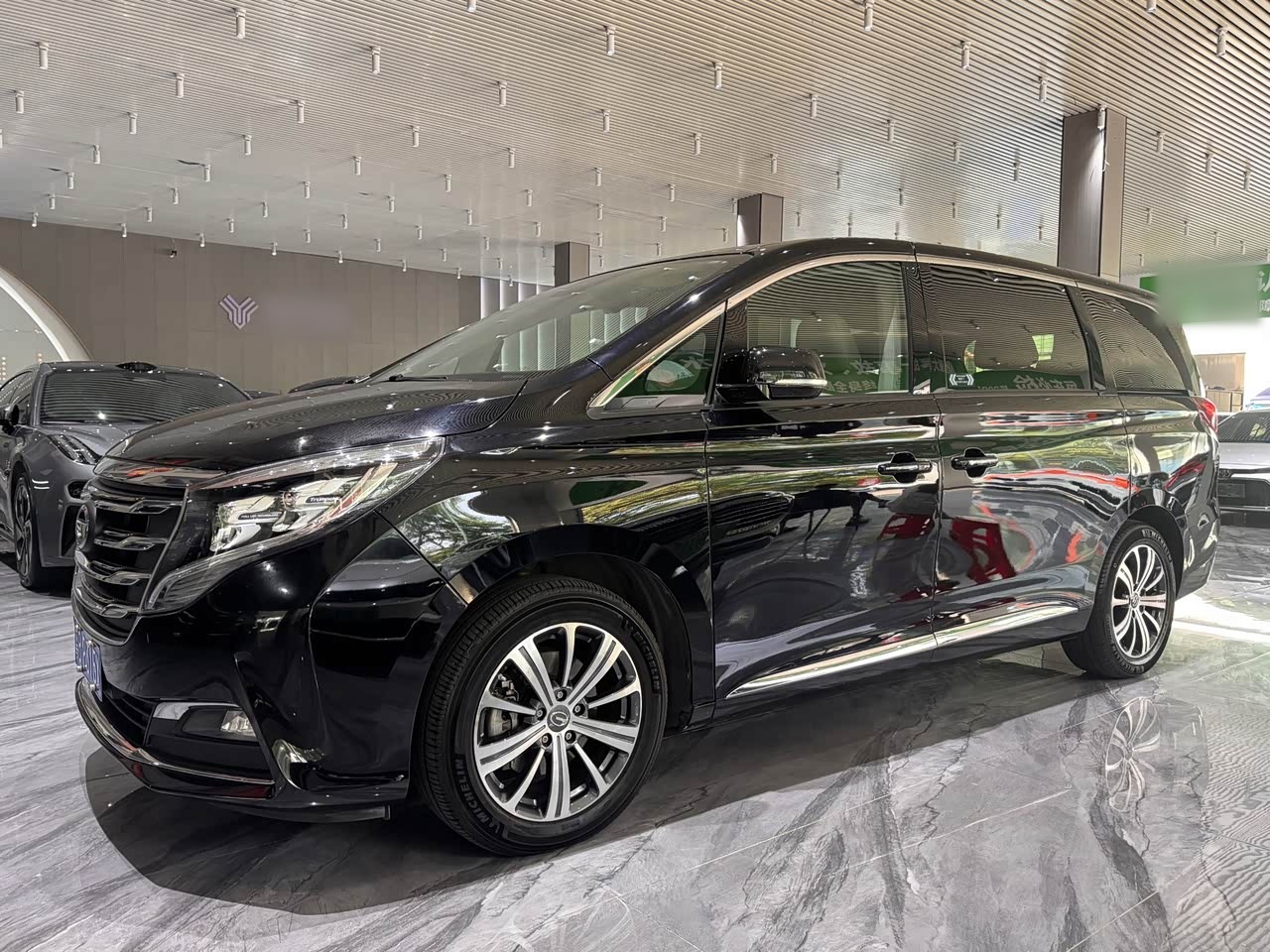 M8 2018 320T Premium