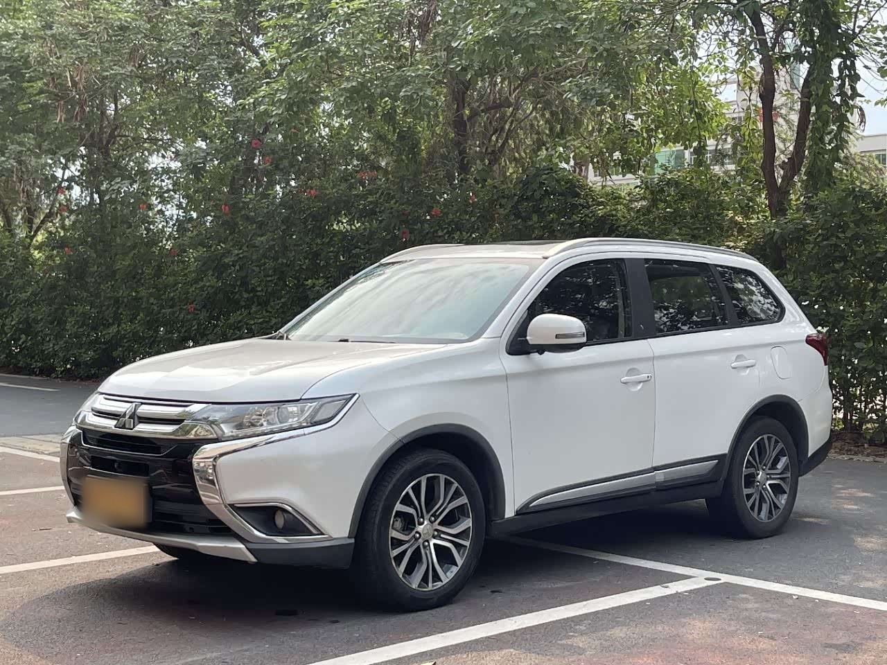Outlander 2017 2.0L RWD Honor 5-Seater
