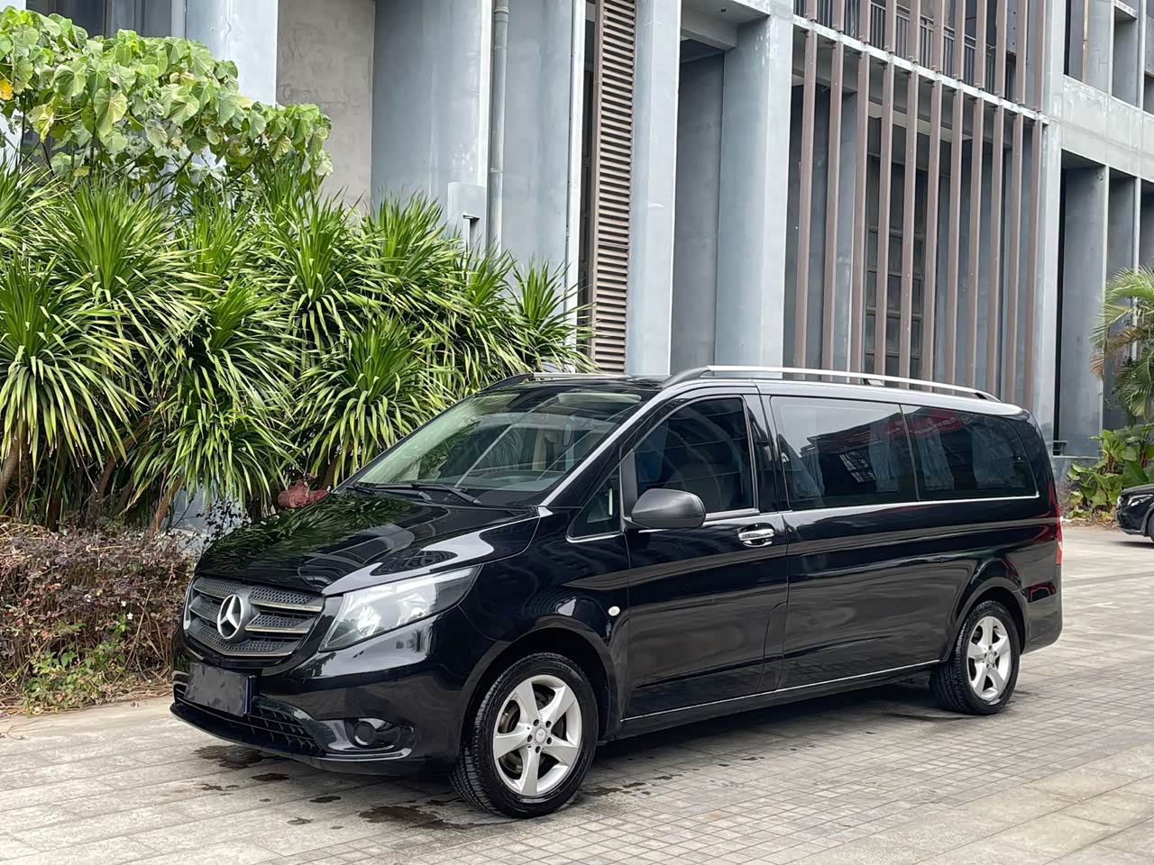 Vito 2016 2.0T Elite 9-Seater