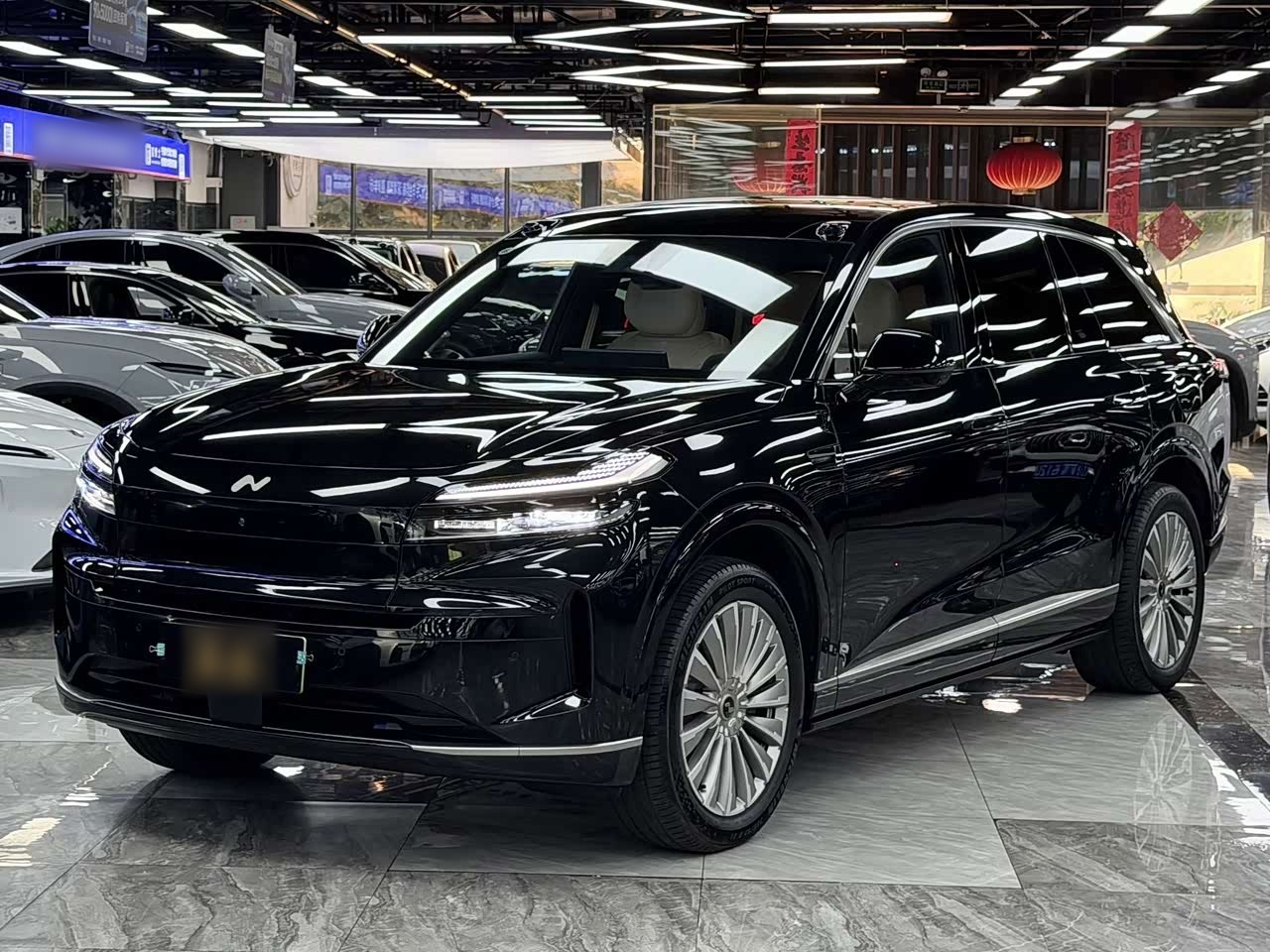 L90 2025 Ultra 6-Seater