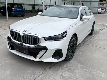 5 Series 2025 530Li Exclusive M Sport Package