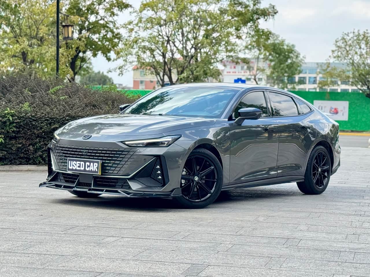 UNI-V 2023 1.5T Premium